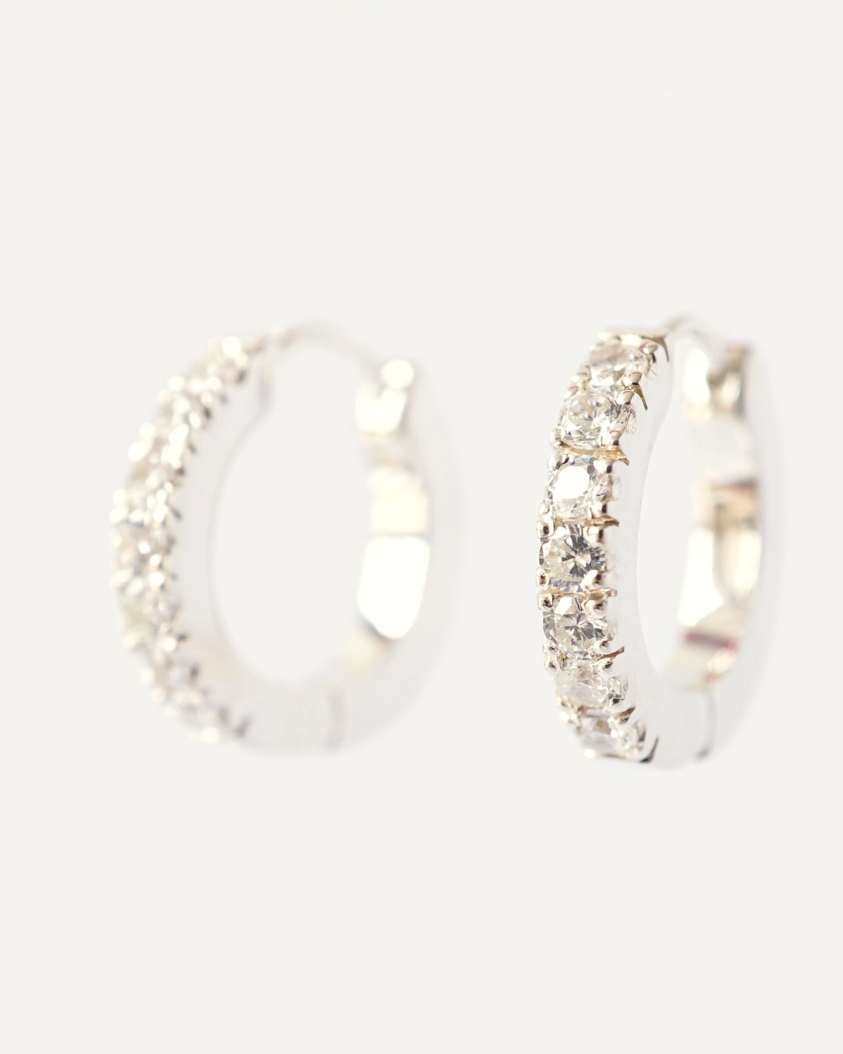 Aretes Nova