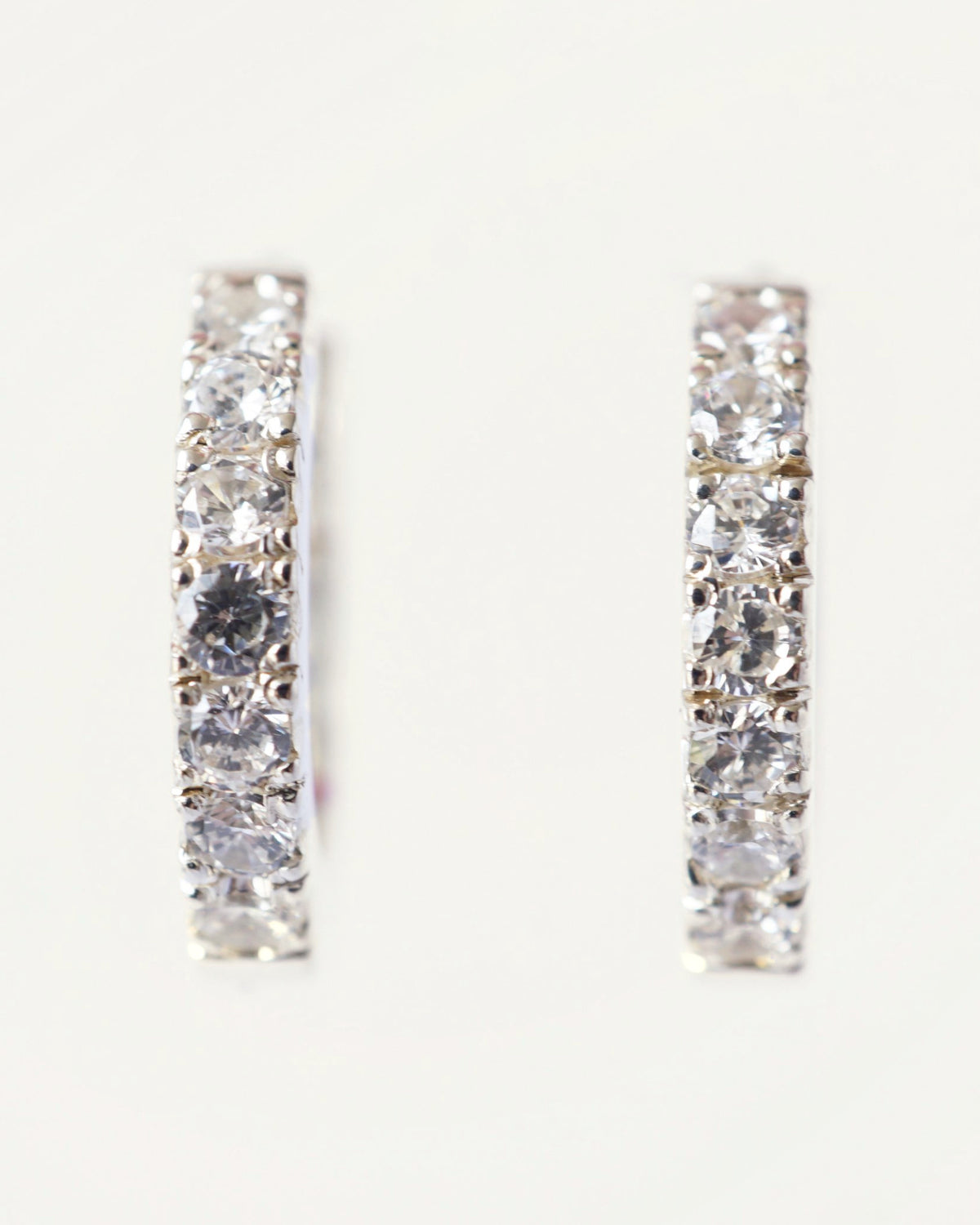 Aretes Nova
