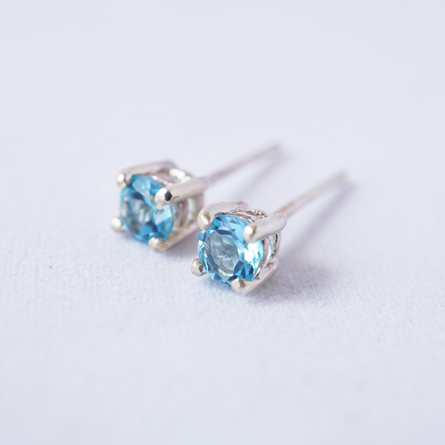 Aretes Amore